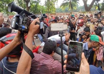 বহিরাগত তাড়ানোর অভিযানে আহত ঢাবির অ্যাসিস্ট্যান্ট প্রক্টর
