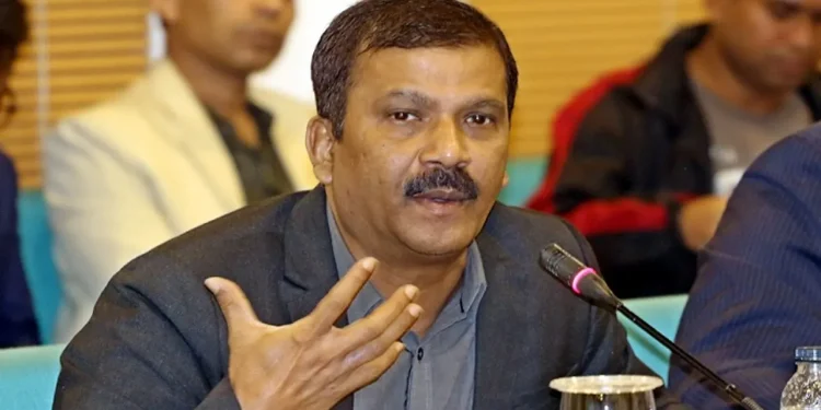 ঢাকা বিশ্ববিদ্যালয়ের আইন বিভাগের প্রফেসর ড. আসিফ নজরুল।