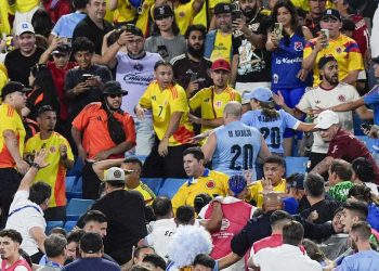 দর্শকদের সঙ্গে ফুটবলারদের মারামারির ঘটনায় আনুষ্ঠানিক পদক্ষেপ নিল কনমেবল।