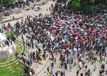 দুপুরে গায়েবানা জানাজা ও কফিন মিছিল করবে শিক্ষার্থীরা