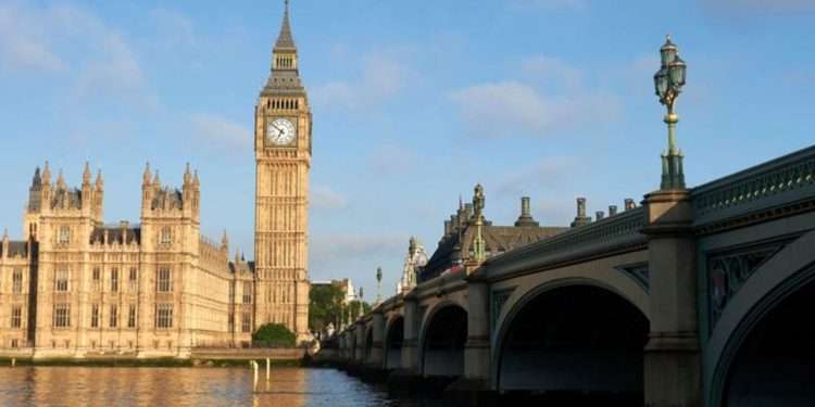 যুক্তরাজ্যে সাধারণ নির্বাচনের ভোটগ্রহণ শুরু