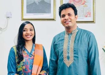 টেনে-হিঁচড়ে ছাত্রলীগের হল সভাপতিকে বের করে দিলেন শিক্ষার্থীরা