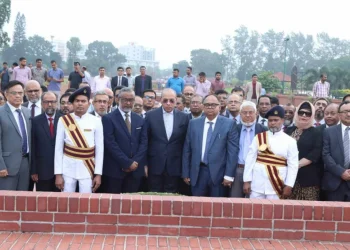 জাতীয় স্মৃতিসৌধে প্রধান বিচারপতির শ্রদ্ধা