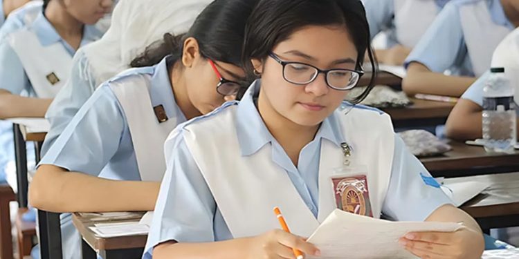 এইচএসসি পরীক্ষা নিয়ে নতুন সিদ্ধান্ত