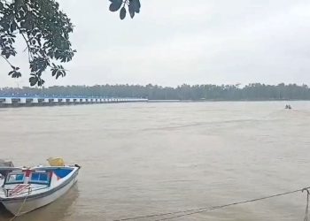 তিস্তার পানি বিপৎসীমা ছুঁই ছুঁই, খুলে দেওয়া হলো ৪৪ জলকপাট