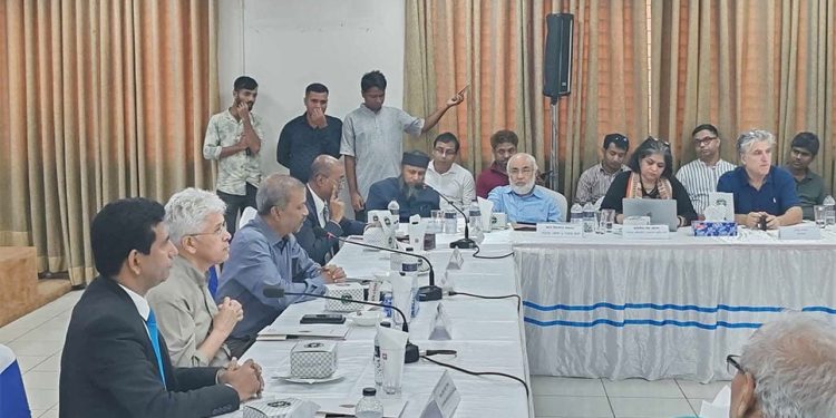 গণহত্যায় নেতৃত্বের অপরাধে রাজনৈতিক দলকে ১০ বছর নিষিদ্ধের প্রস্তাব