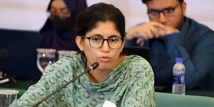 রাজনৈতিক পরিচয় জানিয়ে দল ছাড়লেন সমন্বয়ক ফাতেমা