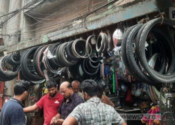 গাজীর কারখানায় আগুন, চড়ছে টায়ারের দর