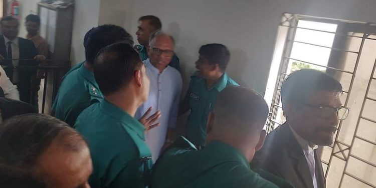 জামিন নামঞ্জুর, কারাগারে বর্ষীয়ান সাংবাদিক মাহমুদুর রহমান