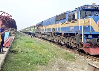 টঙ্গীতে ১২ ঘণ্টা আটকে আছে সবজিবাহী ট্রেন