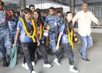 সাফ জয়ী মেয়েদের জাঁকজমকপূর্ণ বরণ