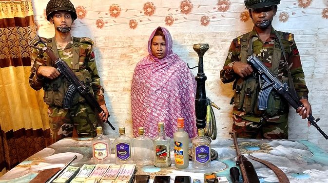চুয়াডাঙ্গায় যৌথ বাহিনী অভিযান অস্ত্রসহ মহিলা লীগ নেত্রী রুপা আটক