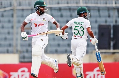 মিরাজ-জাকেরের ব্যাটে প্রতিরোধ বাংলাদেশের