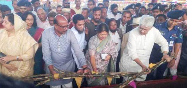 নির্বাচনের মাধ্যমে রাজনৈতিক সরকারের কাছে ক্ষমতা হস্তান্তর করাই অন্তর্বর্তীকালীন সরকারের লক্ষ্য- শিল্প উপদেষ্টা আদিলুর রহমান খান