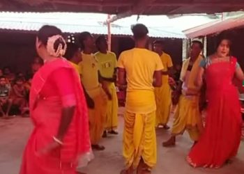 কালের বির্বতনে হারিয়ে যাচ্ছে গ্রাম বাংলার ঐতিহ্যবাহী পদ্মপুরান গান