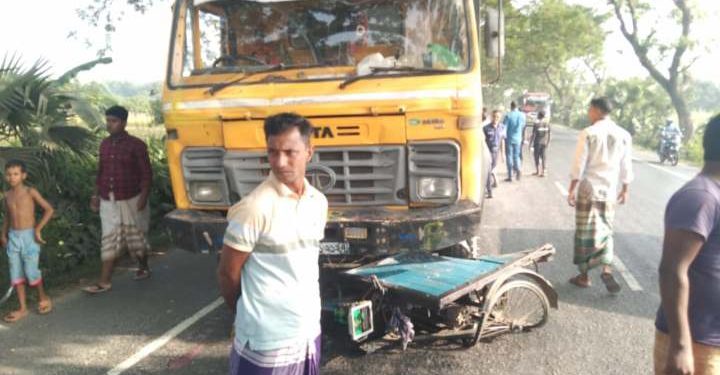 নাটোরে ট্রাকের ধাক্কায় ভ্যানযাত্রী নিহত