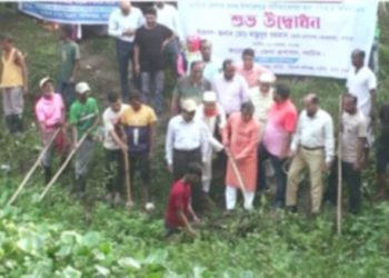 নাটোরে খাল পরিষ্কার কার্যক্রমের উদ্বোধন