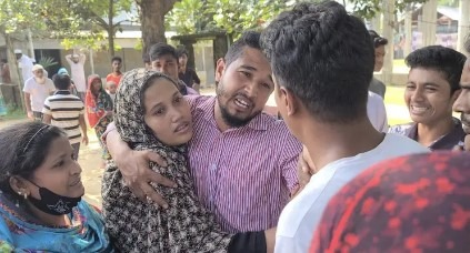 শ্রীপুরে স্ত্রীর সঙ্গে আপত্তিকর অবস্থায় দেখে যুবককে কুপিয়ে হত্যা