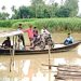 নাটোরের বাগাতিপাড়া উপজেলার ১০ গ্রামের মানুষের ভরসা নৌকা ও বাঁশের সাঁকো