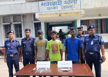 ৪৩ যাত্রীকে জিম্মি করে বাসে ডাকাতি, গ্রেপ্তার ৩