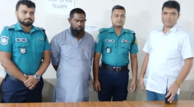 উত্তরায় চেকপোস্টে ৮ হাজার পিস ইয়াবাসহ মাদক বিক্রেতা গ্রেপ্তার