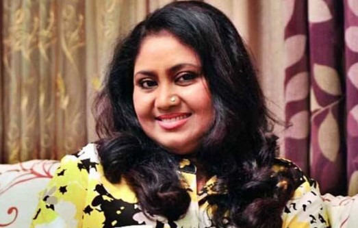 দীর্ঘদিন পর দেশে ফিরছেন সংগীতশিল্পী বেবী নাজনীন
