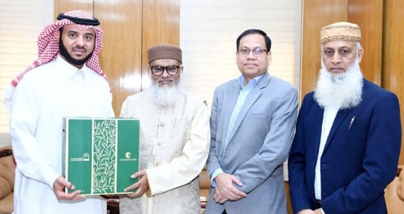 হাজিদের স্বার্থ রক্ষায় সরকার প্রতিশ্রুতিবদ্ধ: ধর্ম উপদেষ্টা