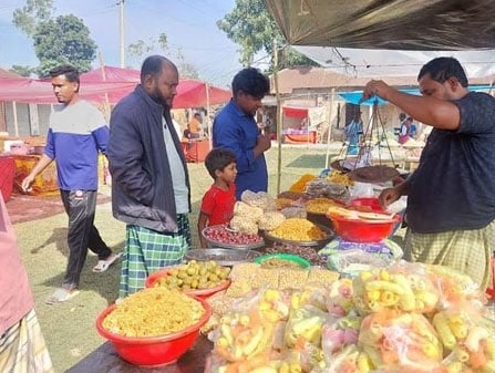 নাটোরে শীতের শুরুতেই জমজমাট গ্রামীণ মেলা