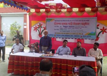 নারী ফেরীওয়ালাদের মাঝে ৮টি নিরাপদ খাবার গাড়ি প্রদান