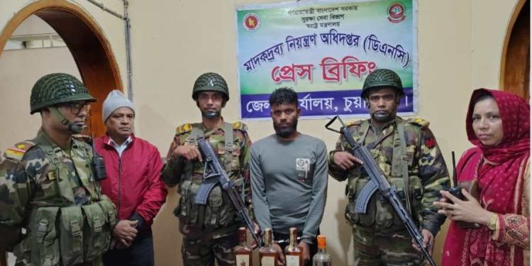 চুয়াডাঙ্গায় বিদেশী মদও ফেনসিডিলসহ আটক ১