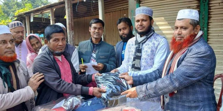কাপাসিয়ায় জামায়াতের উদ্যোগে শীতবস্র বিতরণ