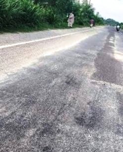 ৪ কোটি টাকায় রাস্তা সংস্কার-বছর না যেতেই চলাচলের অনুপযোগী