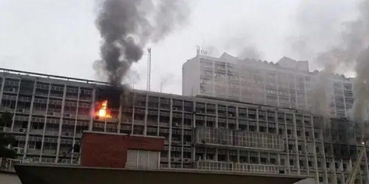 সচিবালয়ের আগুন নিয়ন্ত্রণে, ১ ফায়ার ফাইটারের মৃত্যু