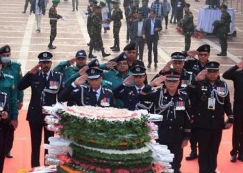 শহীদ বুদ্ধিজীবীদের প্রতি আইজিপির শ্রদ্ধা