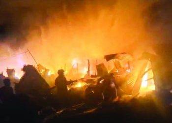 কুমিল্লা চান্দিনা উপজেলার মাধাইয়া বাজারে আগুন শতাধিক দোকান পুড়ে ছাই