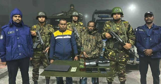 বরিশালে সেনাবাহিনীর অভিযানে ড্রোন ও মাদকসহ আটক ২