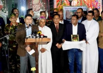 বড়দিন উপলক্ষে আর্চ বিশপের হাউজ পরিদর্শন করলেন সেনাপ্রধান