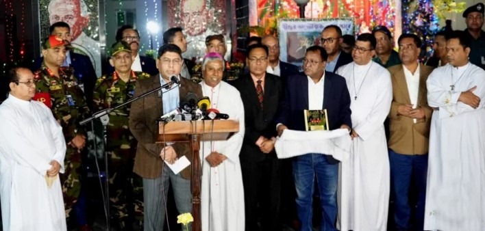 বড়দিন উপলক্ষে আর্চ বিশপের হাউজ পরিদর্শন করলেন সেনাপ্রধান