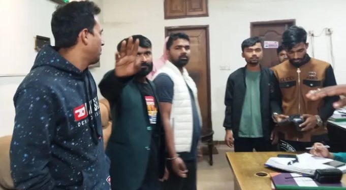 রাজধানীর উত্তরায় মদ্যপ অবস্থায় ৯ জন গ্রেপ্তার