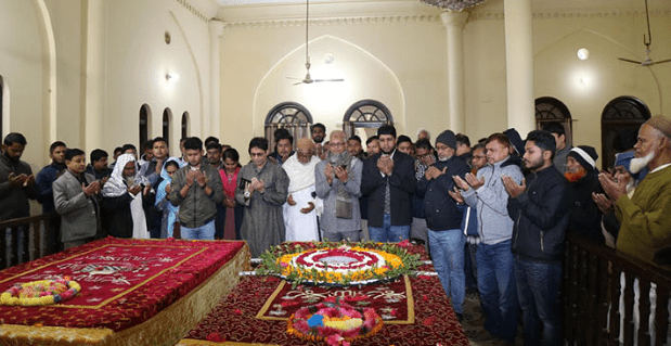 জন্মদিনে টাঙ্গাইলে মওলানা ভাসানীর মাজারে শ্রদ্ধা নিবেদন