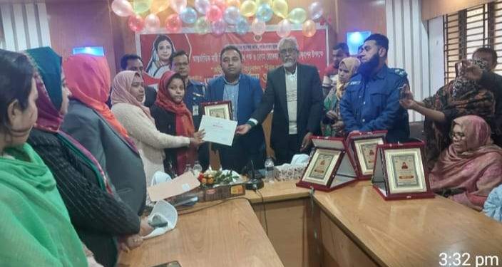দামুড়হুদায় বেগম রোকেয়া দিবস পালিত পাঁচ নারীকে সংবর্ধনা