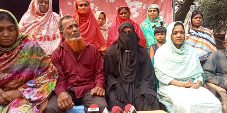 জমি ভোগ-দখলে বাঁধা ও হত্যাচেষ্টার অভিযোগে ভুক্তভোগী পরিবারের সংবাদ সম্মেলন