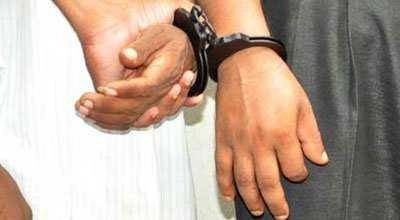 প্রেমের ফাঁদে ফেলে ভিডিও ধারণ করে প্রতারণা গ্রেফতার ৪