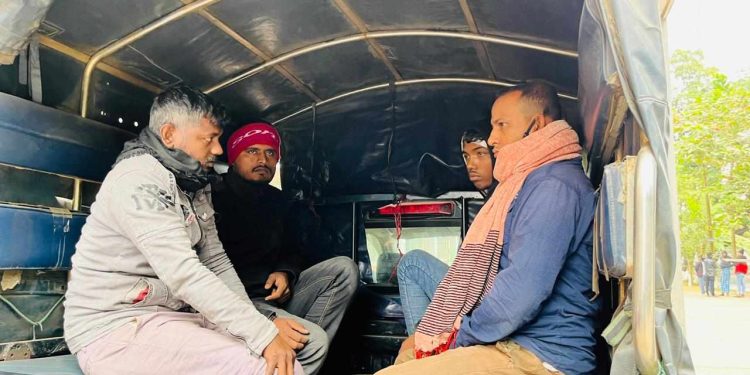 আনোয়ারায় সিএনজি অটোরিকশা চোর চক্রের ৪ সদস্য গ্রেপ্তার