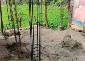 নাটোরে গুরুদাসপুরে সরকারি জমি দখল করে পাকা স্থাপনা নির্মাণ-সংবাদ সংগ্রহের সময় সাংবাদিককে হুমকি