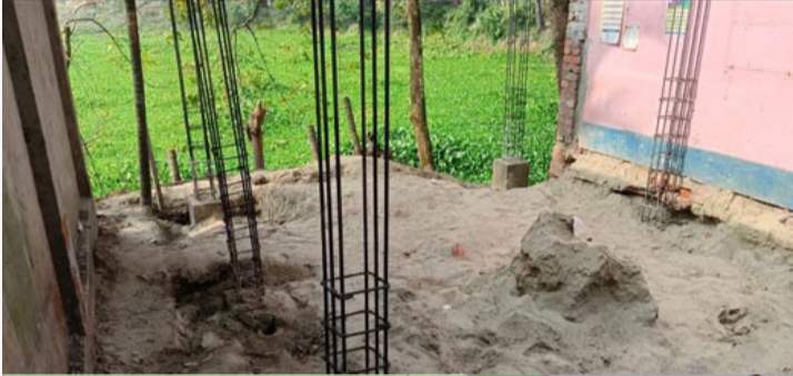 নাটোরে গুরুদাসপুরে সরকারি জমি দখল করে পাকা স্থাপনা নির্মাণ-সংবাদ সংগ্রহের সময় সাংবাদিককে হুমকি