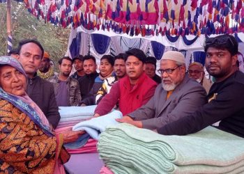 মুজিবনগরে ছাত্রদলের উদ্যোগে শীতার্ত মানুষের মাঝে শীত বস্ত্র কম্বল বিতরণ