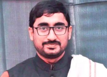 নাটোর আদালত চত্ত্বরে ‘জয় বাংলা’ স্লোগান দিলেন সাবেক ছাত্রলীগ নেতা মাসুম