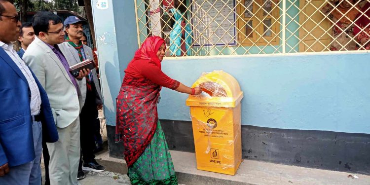 নাটোরে তারুণ্যের উৎসব ২০২৫ উপলক্ষে পরিষ্কার -পরিচ্ছন্নতা অভিযানের উদ্বোধন