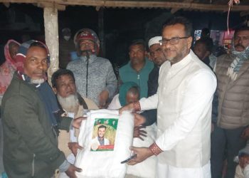 ঘোড়াশাল পৌরসভার ১ এবং ২ আলহাজ্ব ফজলুল কবির জুয়েলের শীতবস্ত্র বিতরণ